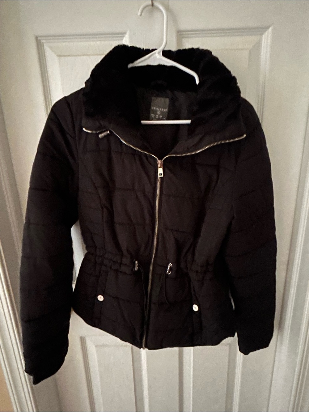 Primark Black Quilted Puffer Jacket with Faux-Fur Collar
